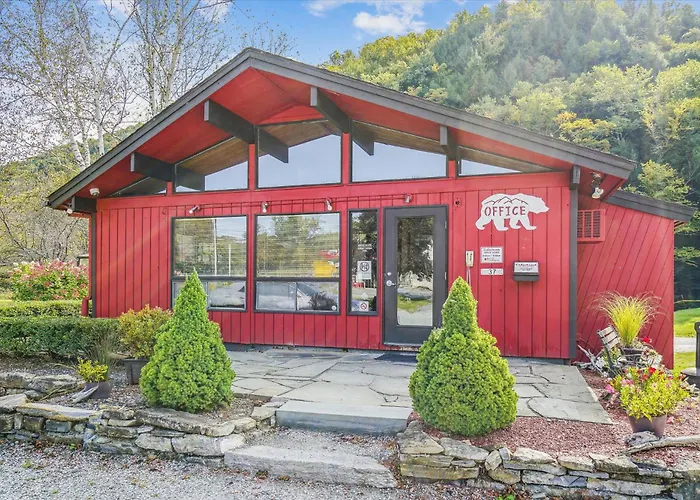 210 Cedarbrook Queen Studio